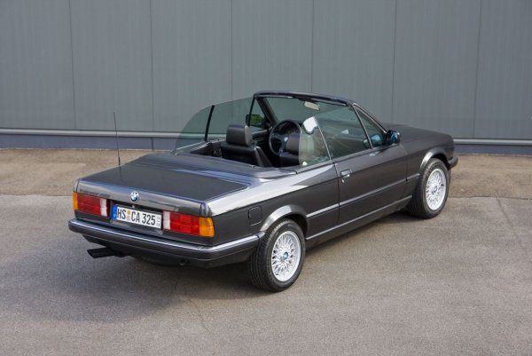 BMW E30 325iC Diamantschwarz