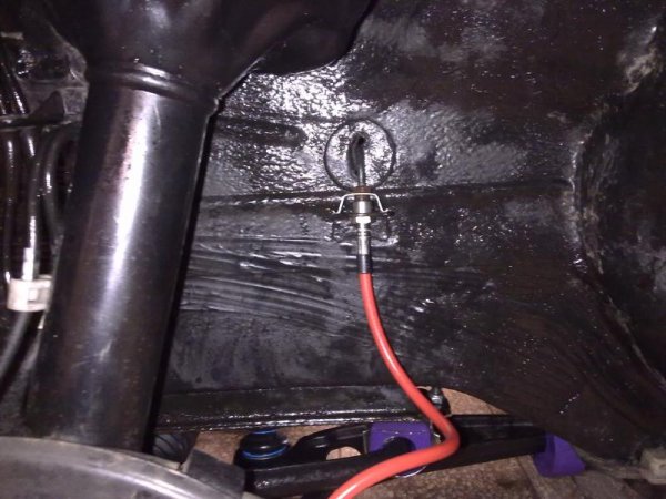 Stahlflexbremsschleuche gabs bei der Gelegenheit auch gleich noch