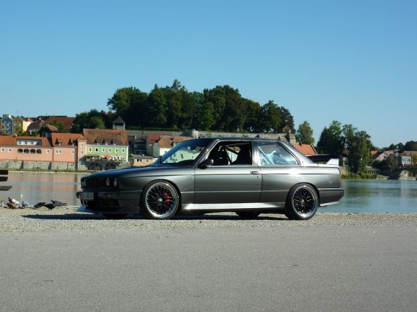BMW E30 M3 V10