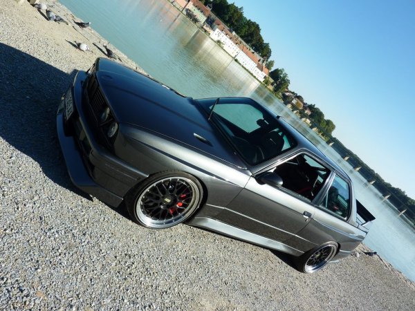 BMW E30 M3 V10
