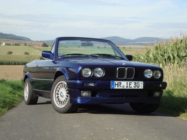 BMW E30 318i Cabrio Mauritiusblau-metallic