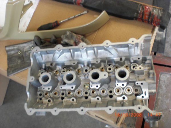 Bearbeiteter Zylinderkopf vom 318is E30 nach kettenriss.