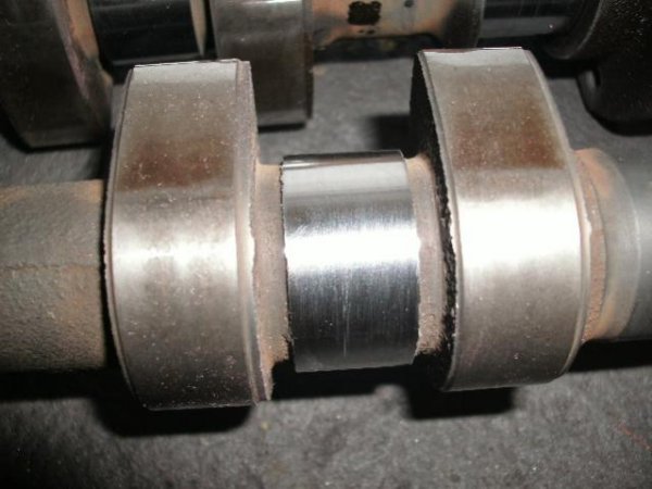 Nockenwelle (anscheinend wurde sie bearbeitet)