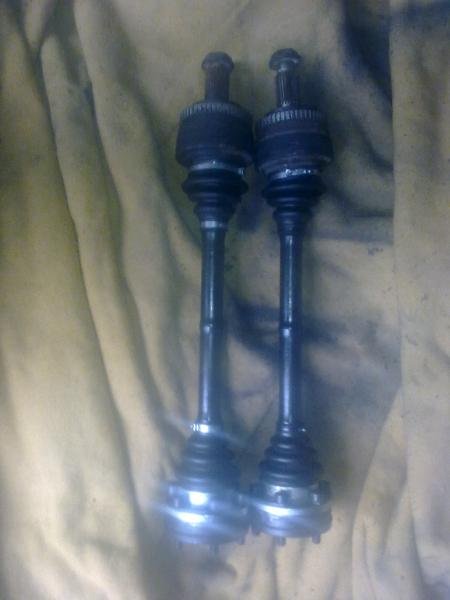 abs-antriebswellen mit den neuen manschetten.