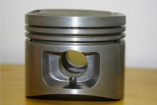 Ein Kolben nach der ersten groben Reinigung