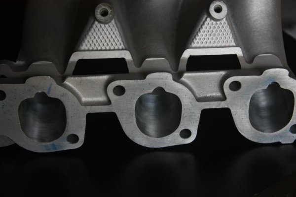 Nahezu fertig bearbeitete Ansaugbrücke