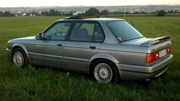 Kai_s_E30_mit_Blick_auf_das_Schussental