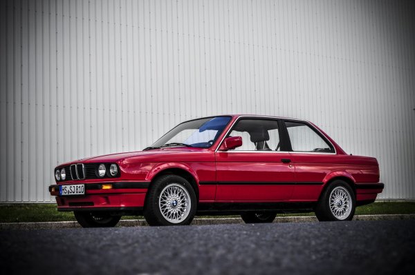 320i Zinnoberrot