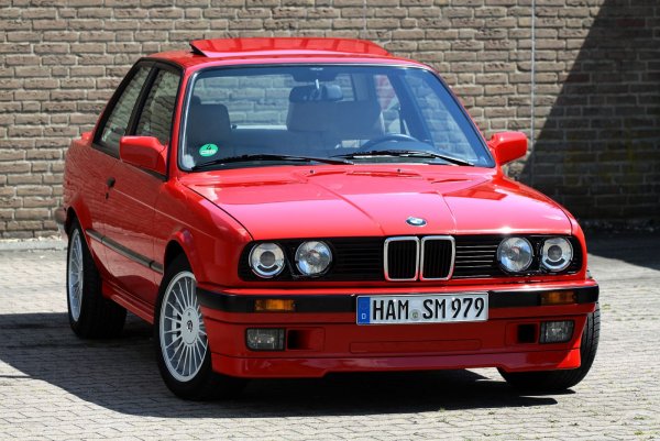 320i Edition bei Sonnenschein