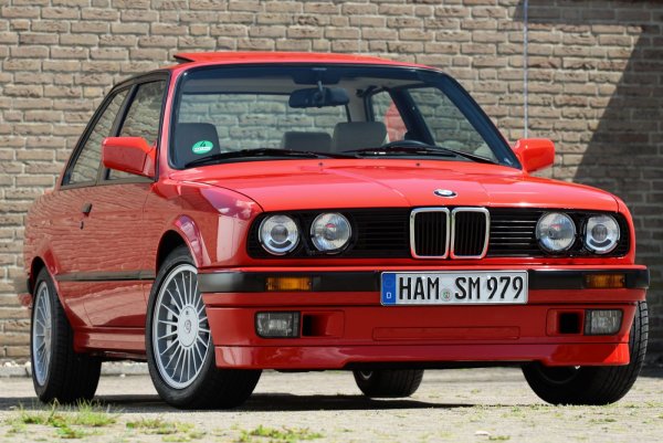 320i Edition Brillantrot