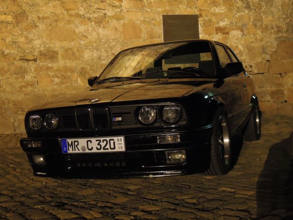 BMW E30 325i  (BMW Schwarz Uni)