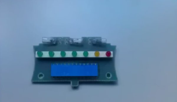 ein grünes LED hat nicht funktioniert. Grund dafür eine defekte Leiterbahn auf der Hauptplatine