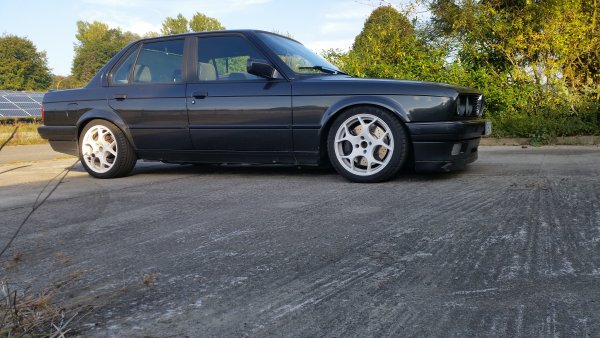 E30