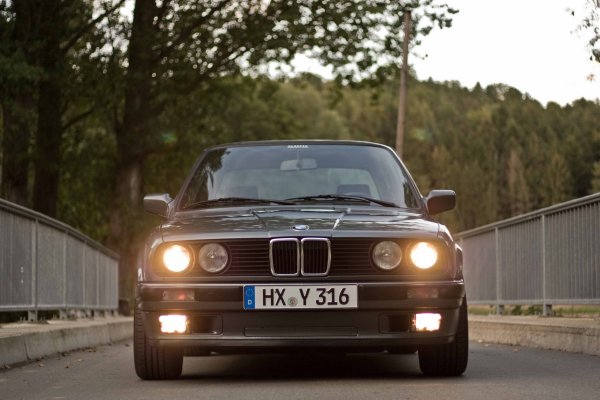 E30 316i front