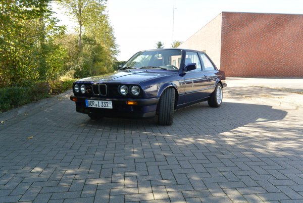 BMW E30 332i  V