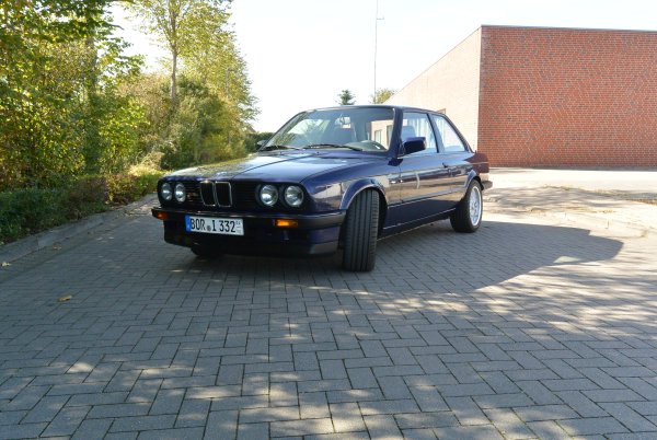 BMW E30 332i  V