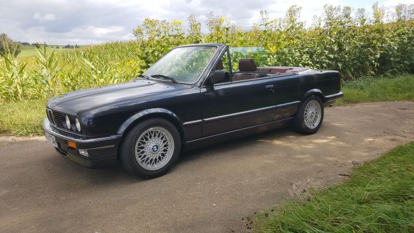 210919 BMW 325i Cabrio_07 red.jpg