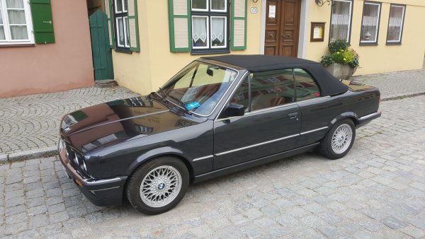 210919 BMW 325i Cabrio_02 red.jpg