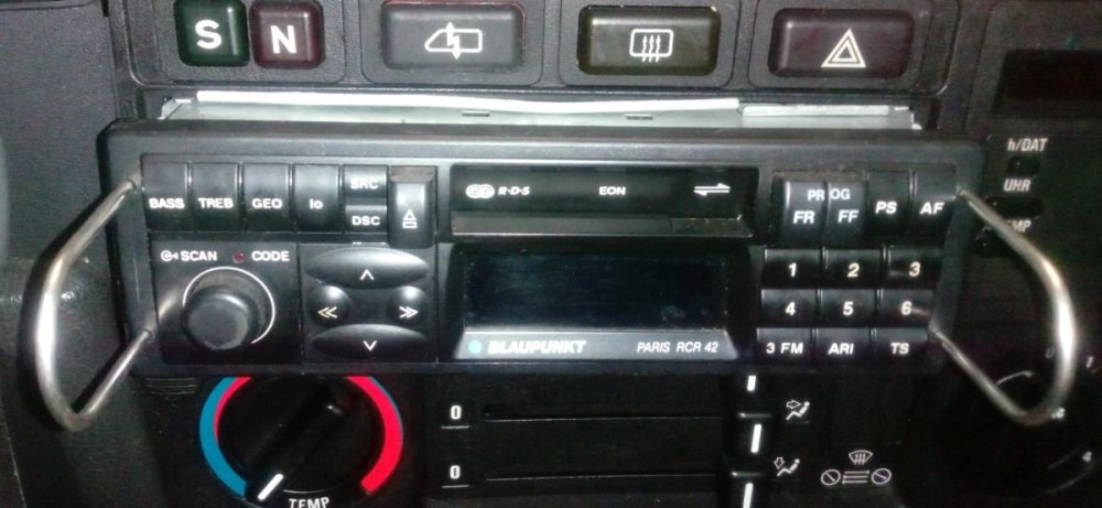 B6_Radio_00.jpg