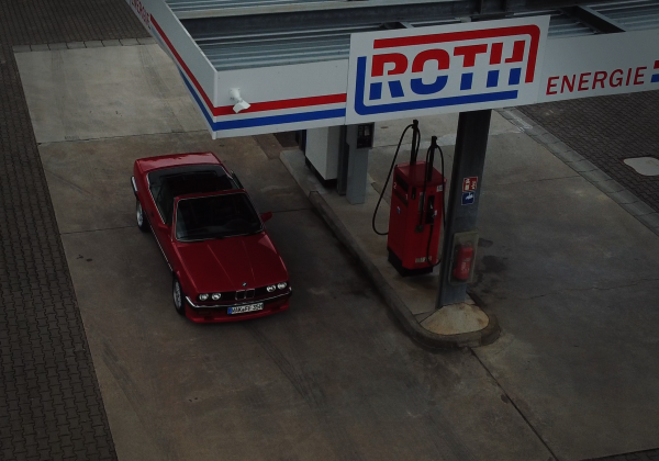 E30