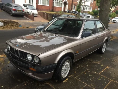 Mehr Informationen zu "2 Türer Fahrertür Luxorbeige Metallic"