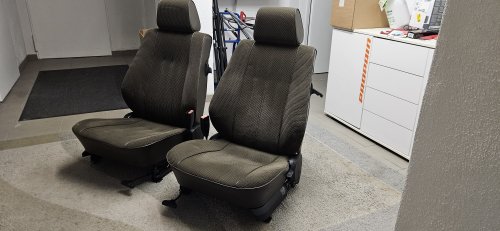 Mehr Informationen zu "Sitze klappbar 2-türer nutria braun"