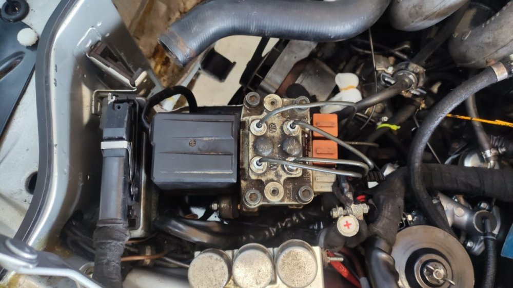 ABS-System Motorraum (1).jpeg