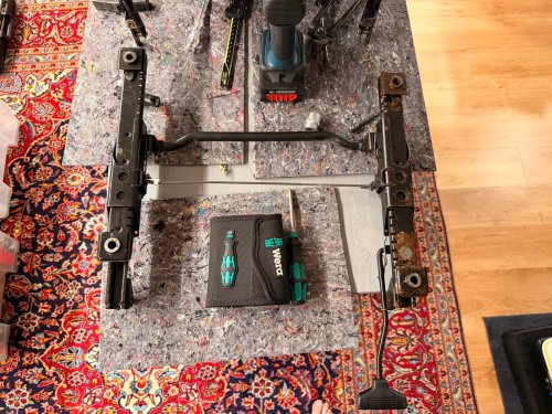 Mehr Informationen zu "[Suche] Sitzschiene Fahrersitz"