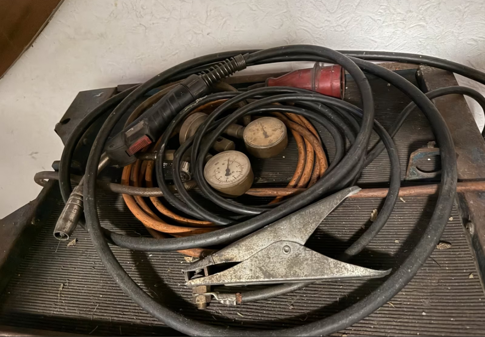 Screenshot 2026-03-11 at 17-33-45 Dalex Schweißgerät CGL 222 - funktionsfähig in Nordrhein-Westfalen - Lindlar kleinanzeigen.de.png