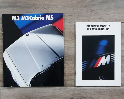 Mehr Informationen zu "BMW E30 M3 E34 M5 Prospekte"