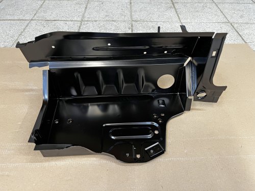 Mehr Informationen zu "NEUEN und originalen Batterieträger 41111929429 vorne für BMW E30"