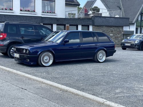 Mehr Informationen zu "BMW E30 Touring mit H-Kennzeichen"